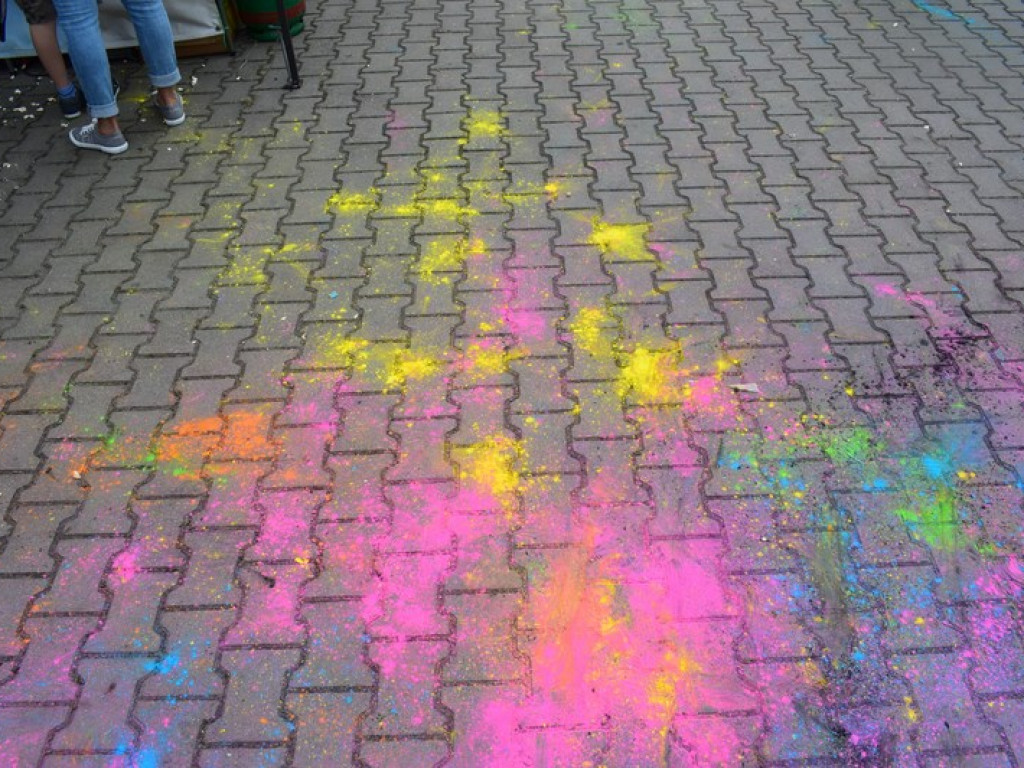 Frekwencyjny sukces Holi Festiwalu w Łowiczu