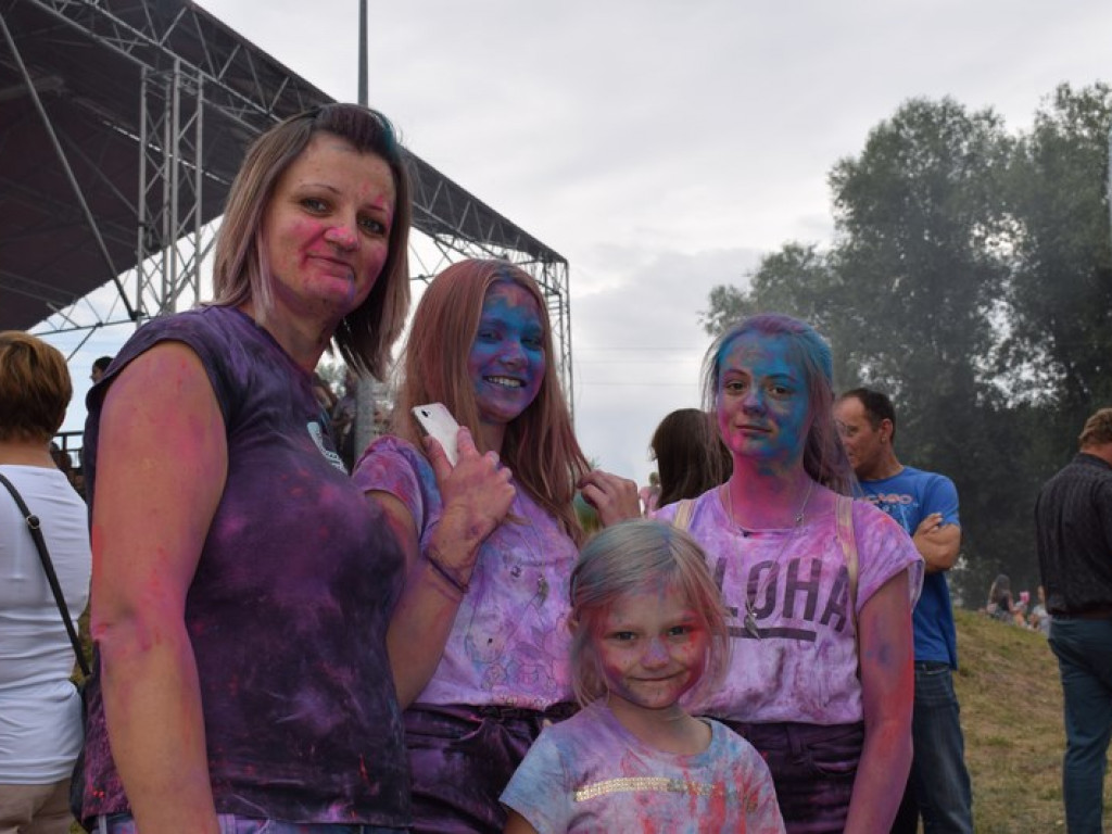 Frekwencyjny sukces Holi Festiwalu w Łowiczu
