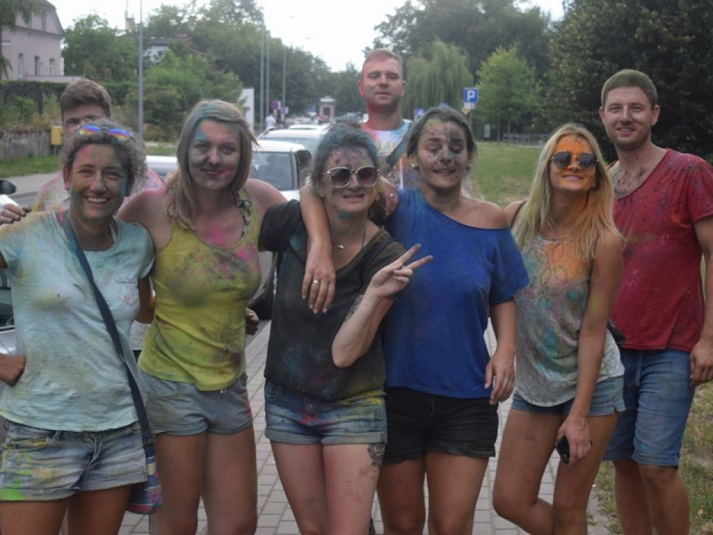 Frekwencyjny sukces Holi Festiwalu w Łowiczu