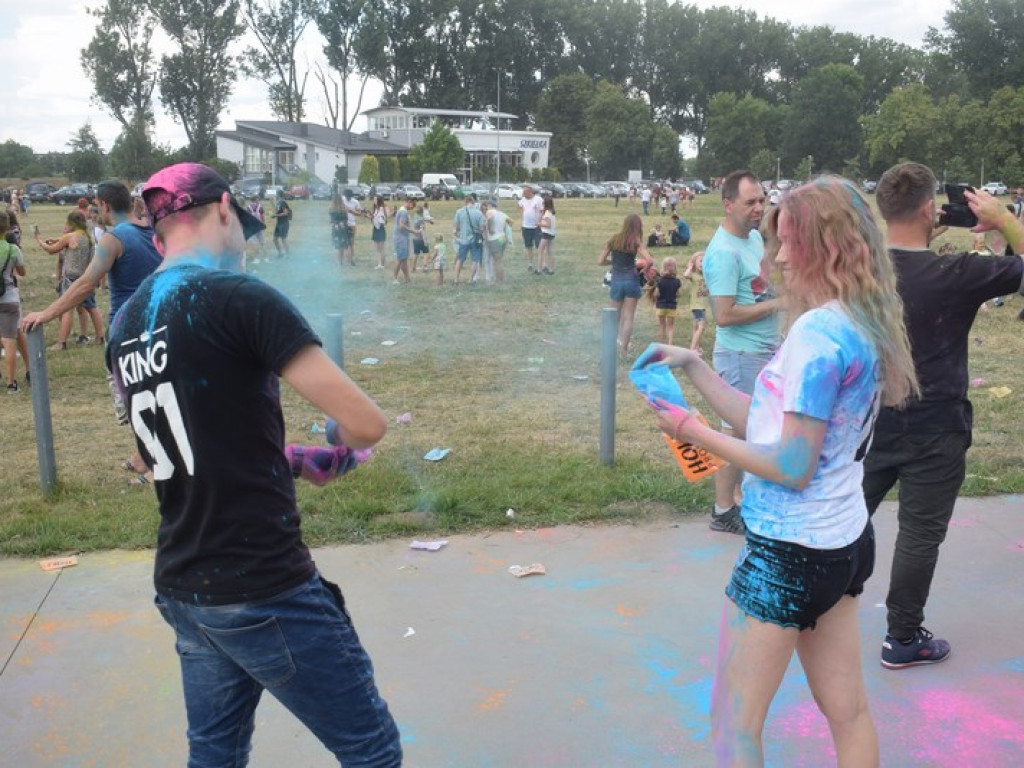 Frekwencyjny sukces Holi Festiwalu w Łowiczu