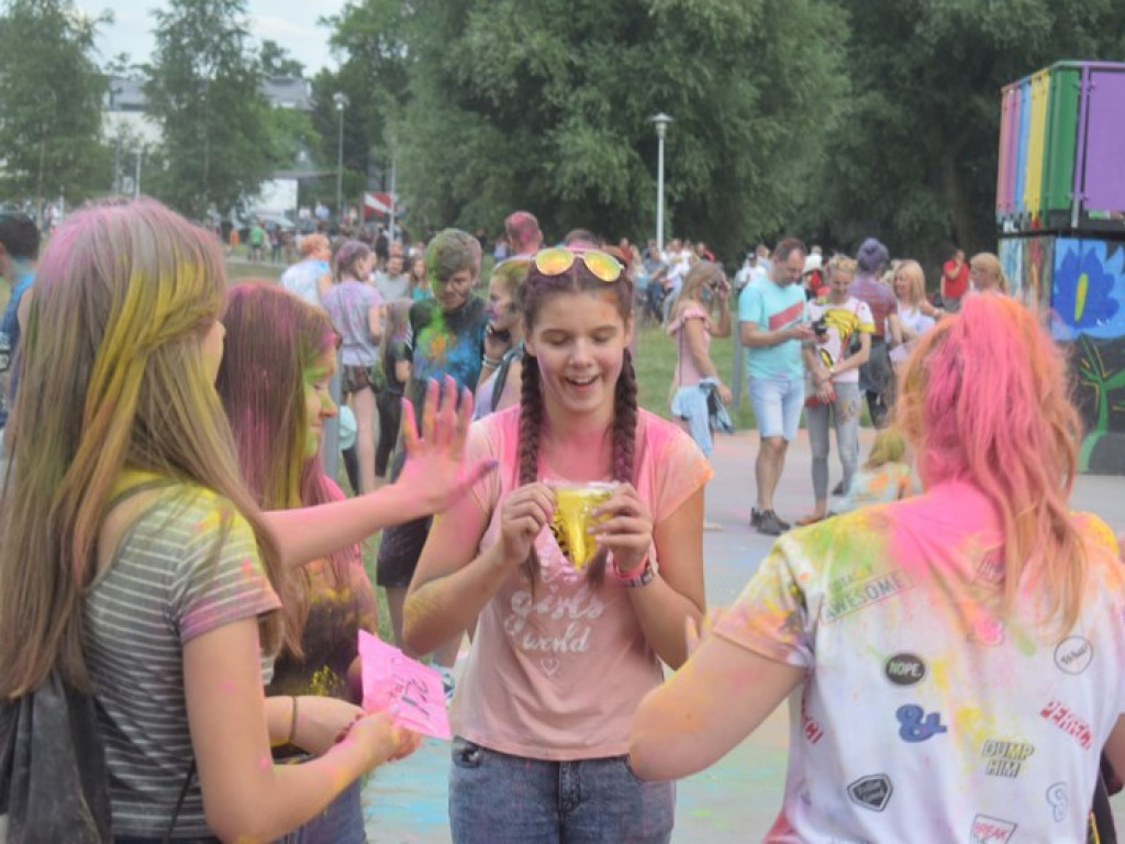 Frekwencyjny sukces Holi Festiwalu w Łowiczu