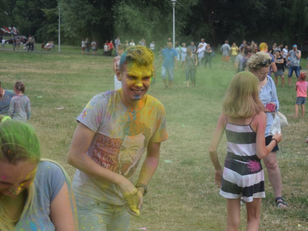 Frekwencyjny sukces Holi Festiwalu w Łowiczu