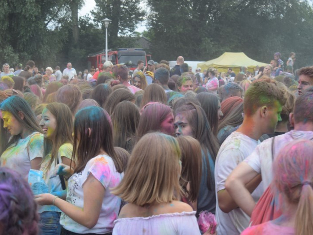 Frekwencyjny sukces Holi Festiwalu w Łowiczu