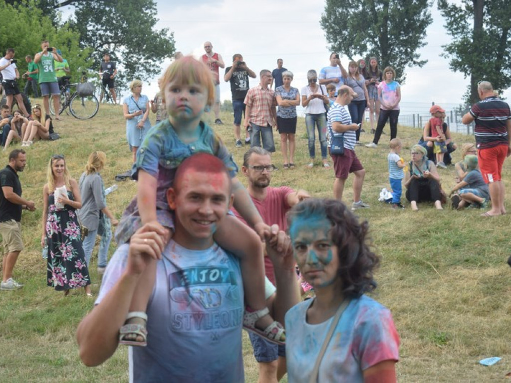 Frekwencyjny sukces Holi Festiwalu w Łowiczu