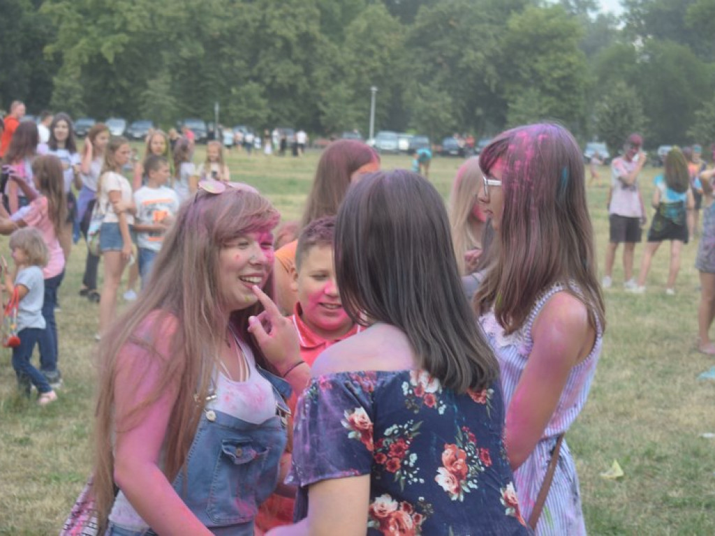 Frekwencyjny sukces Holi Festiwalu w Łowiczu
