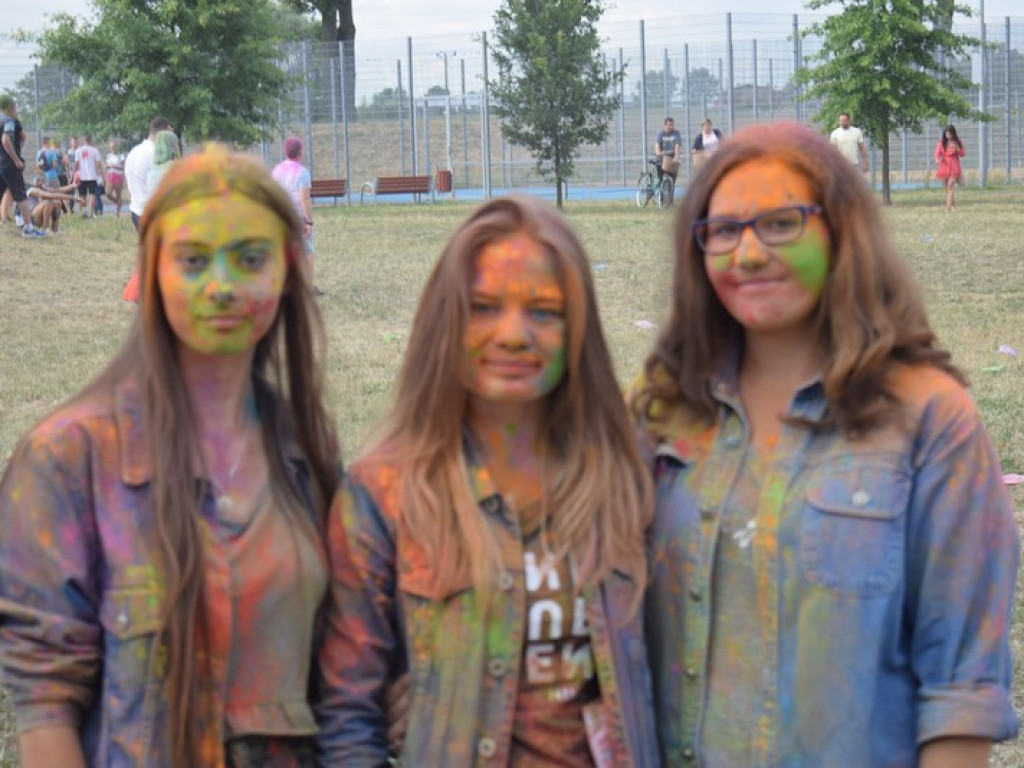 Frekwencyjny sukces Holi Festiwalu w Łowiczu