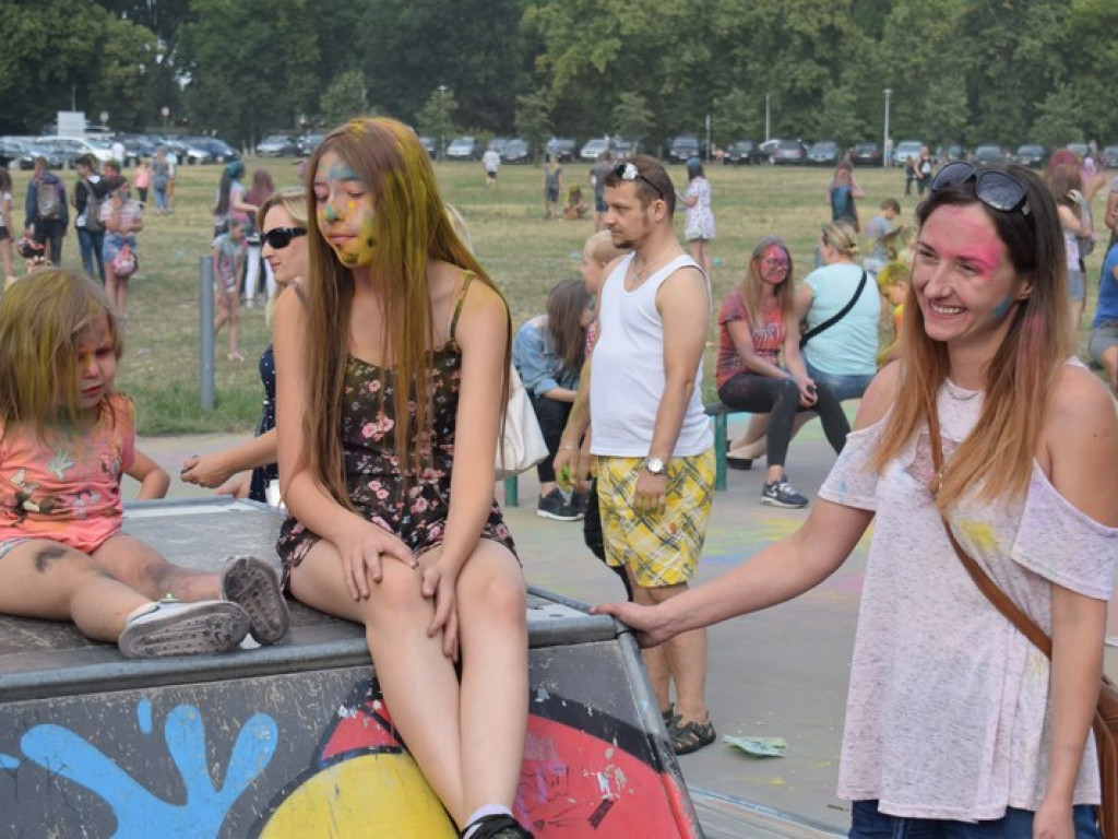 Frekwencyjny sukces Holi Festiwalu w Łowiczu
