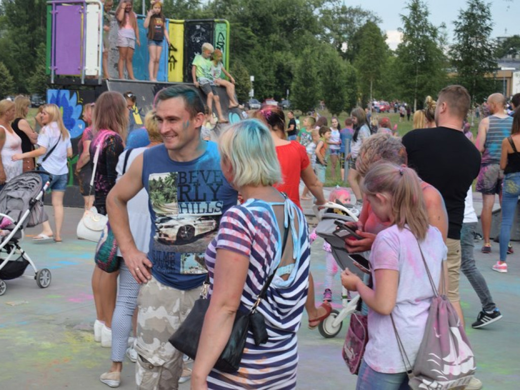 Frekwencyjny sukces Holi Festiwalu w Łowiczu