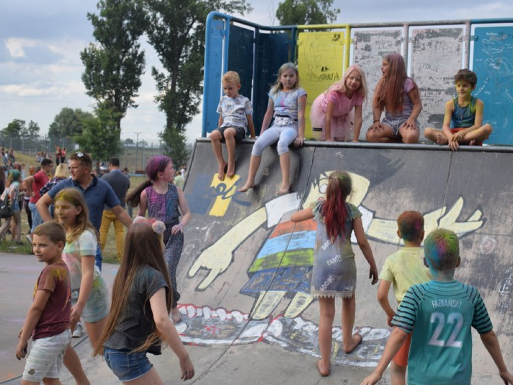 Frekwencyjny sukces Holi Festiwalu w Łowiczu