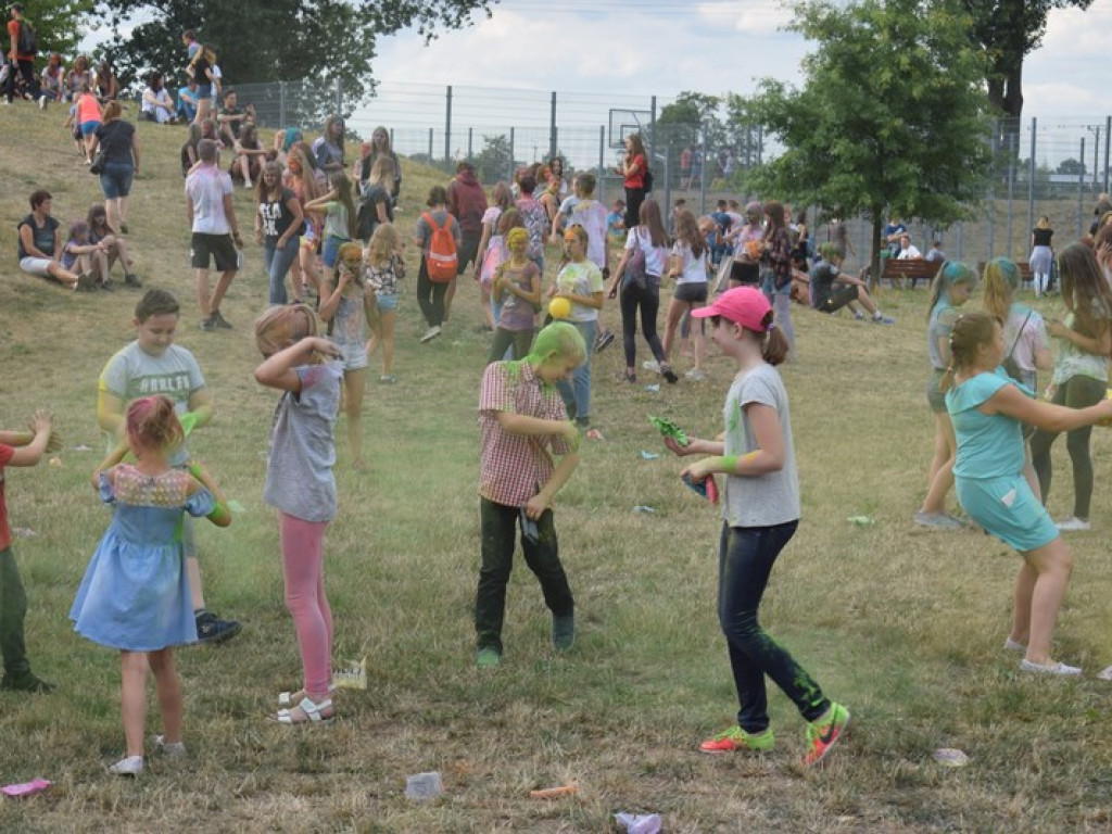 Frekwencyjny sukces Holi Festiwalu w Łowiczu