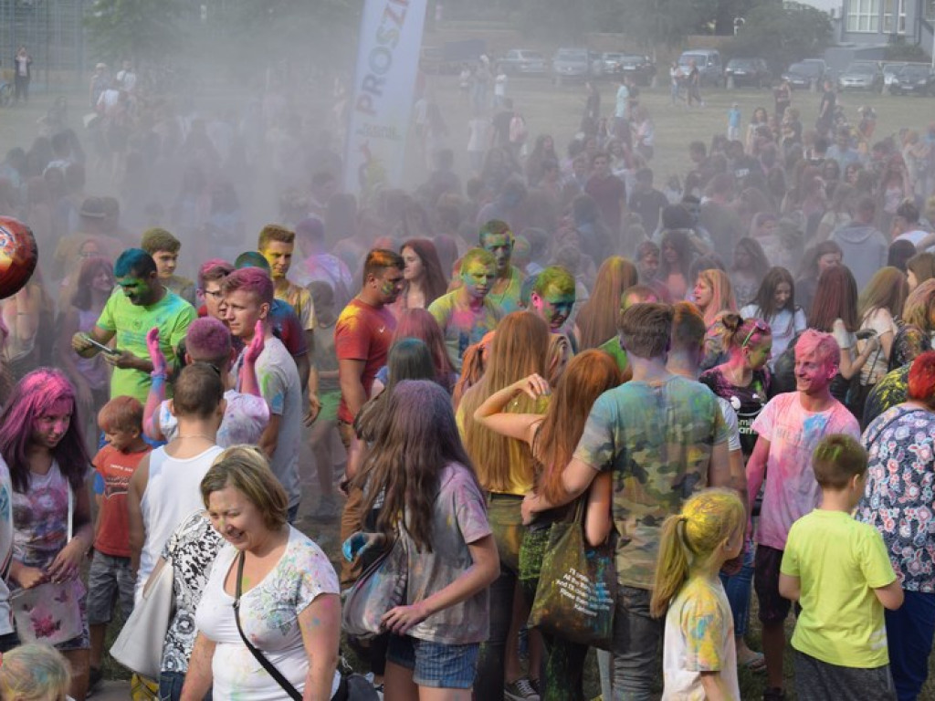 Frekwencyjny sukces Holi Festiwalu w Łowiczu