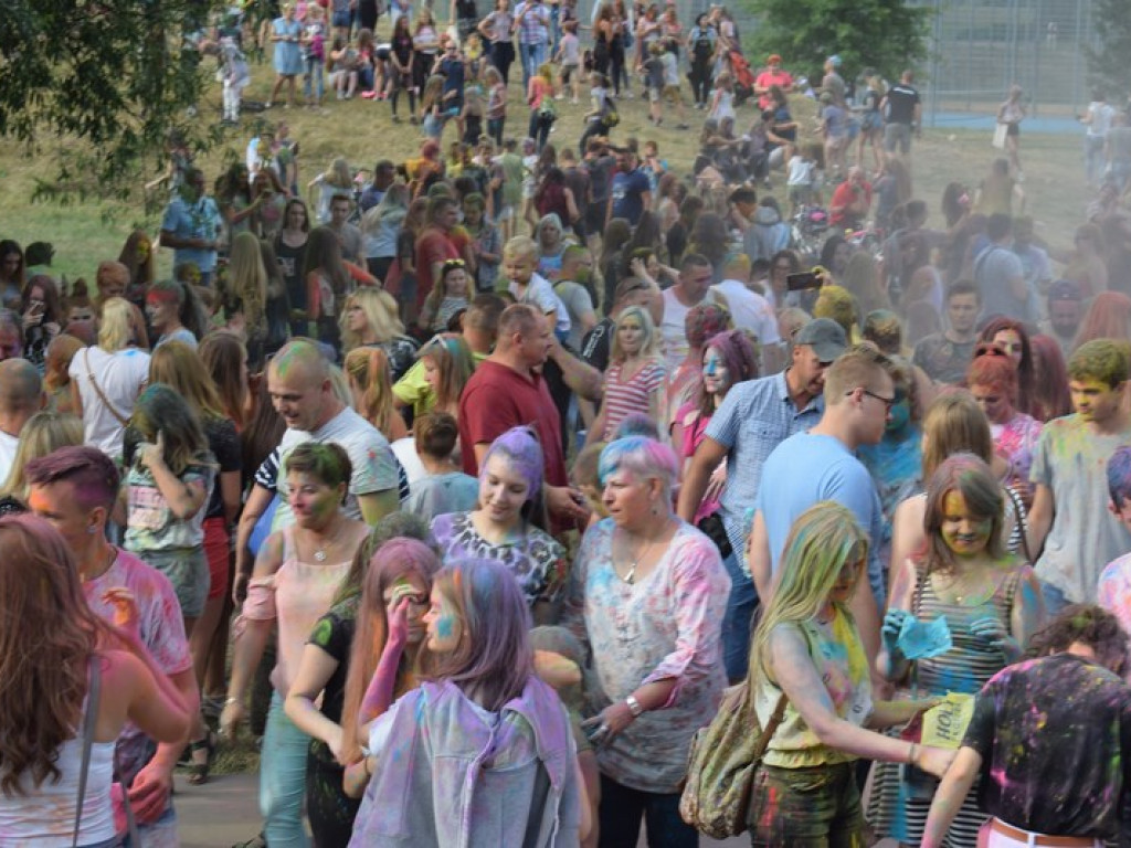 Frekwencyjny sukces Holi Festiwalu w Łowiczu