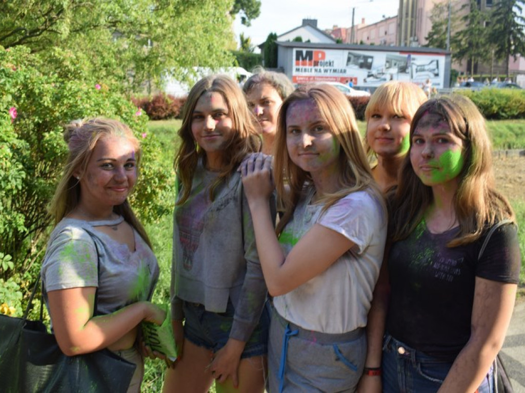Frekwencyjny sukces Holi Festiwalu w Łowiczu