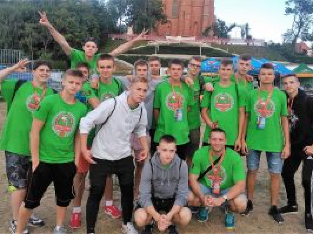 Nowe doświadczenia juniorów Księżaka-2001 w Gnieźnie