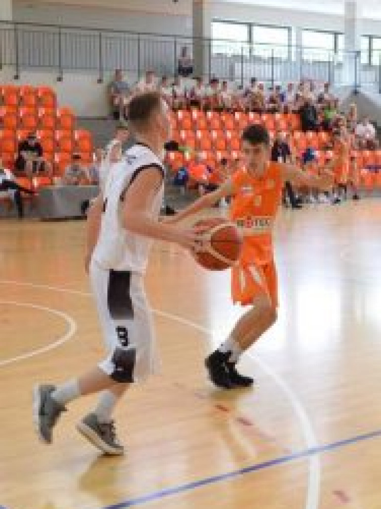 Nowe doświadczenia juniorów Księżaka-2001 w Gnieźnie
