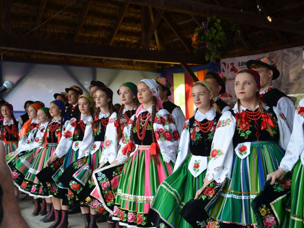 Żniwa i folklor w skansenie w Maurzycach