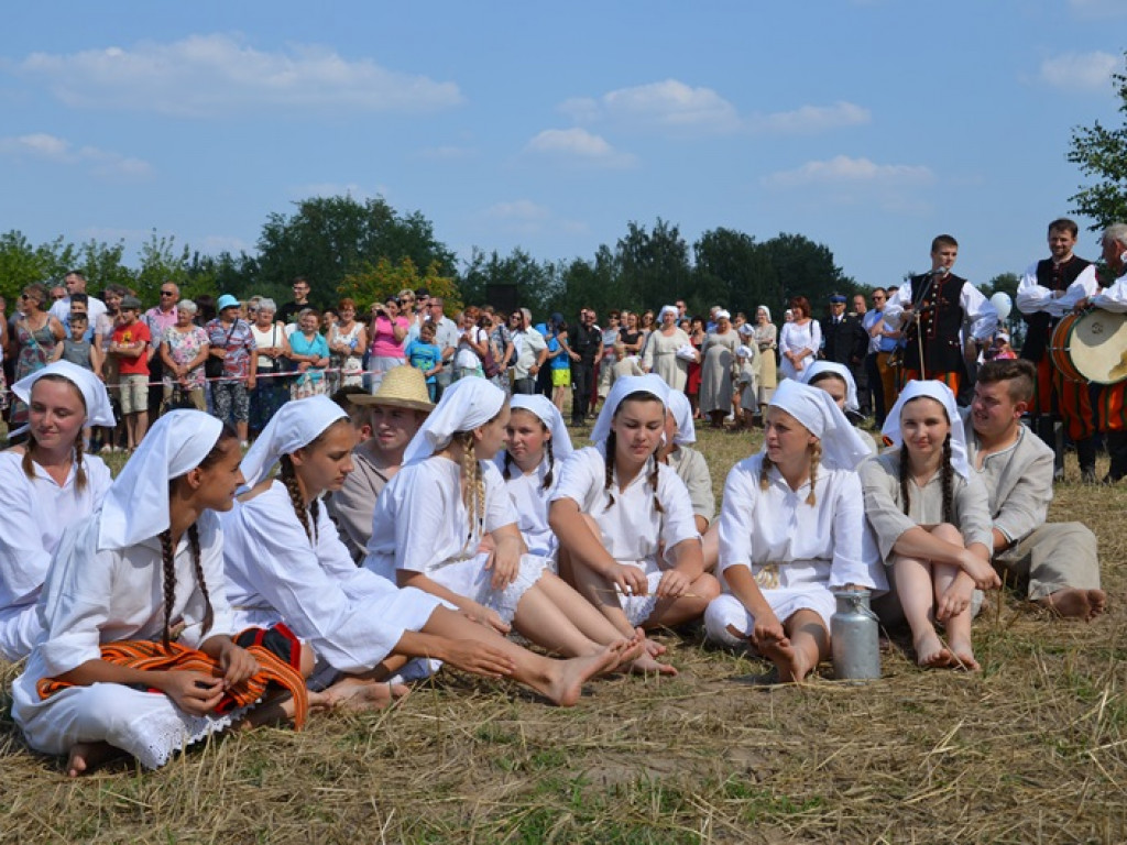 Żniwa i folklor w skansenie w Maurzycach