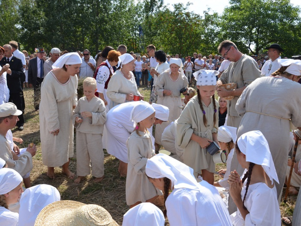 Żniwa i folklor w skansenie w Maurzycach
