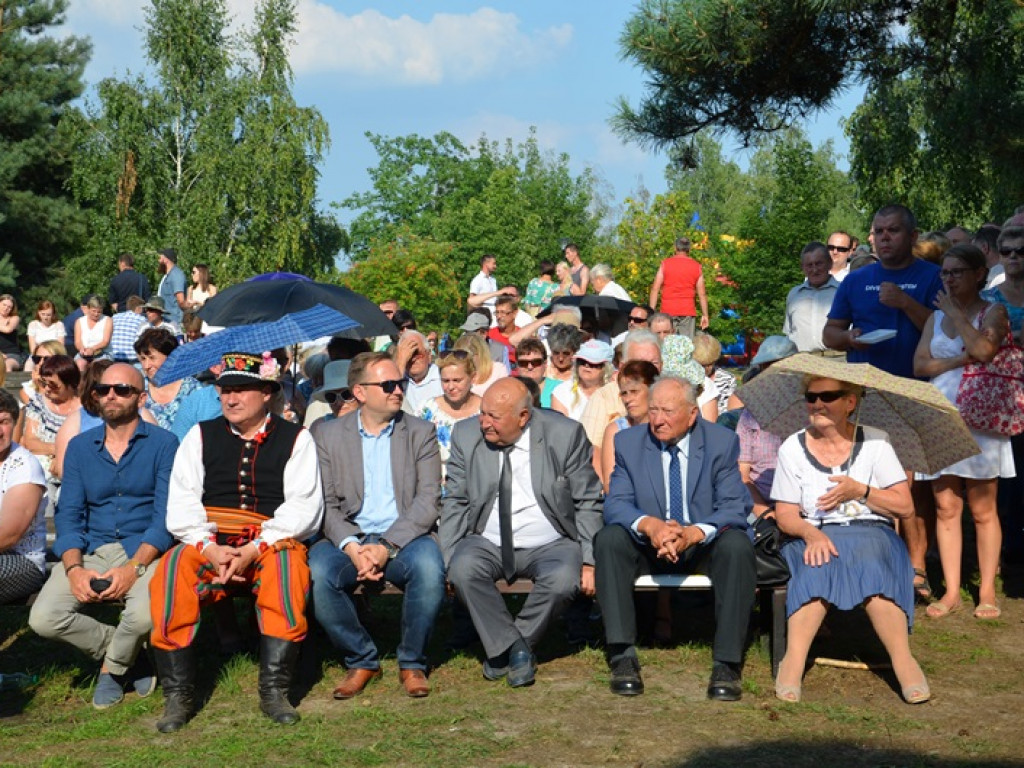 Żniwa i folklor w skansenie w Maurzycach