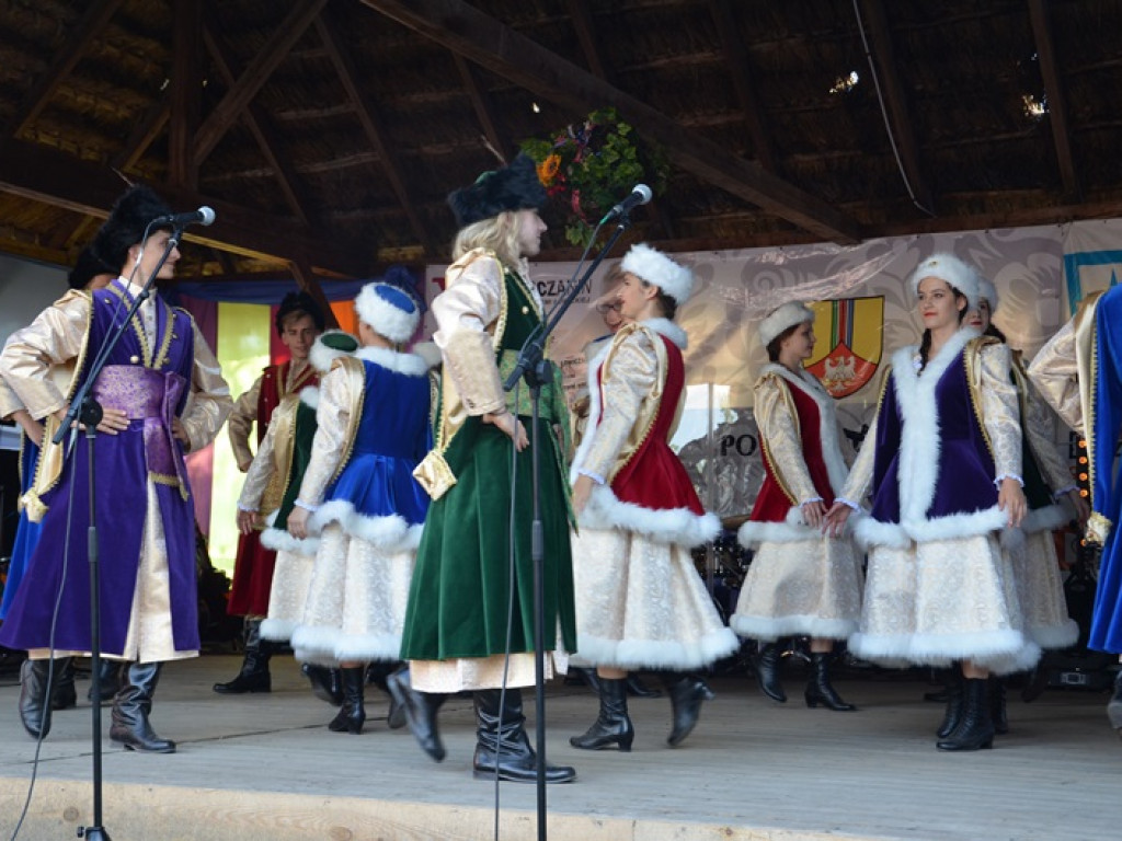 Żniwa i folklor w skansenie w Maurzycach