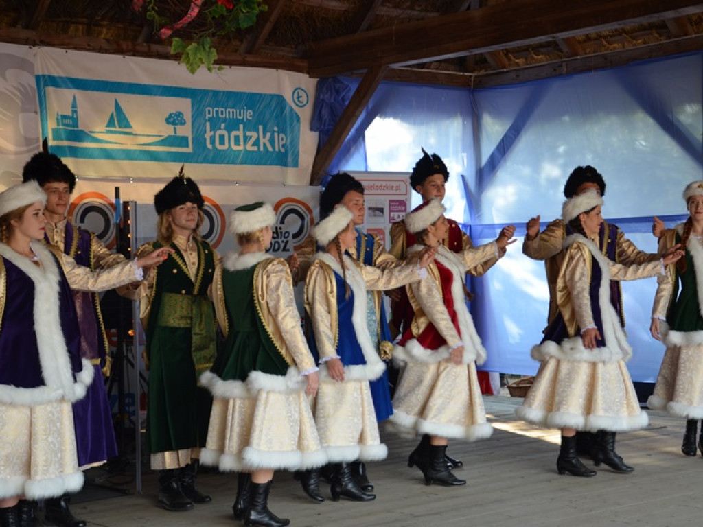 Żniwa i folklor w skansenie w Maurzycach