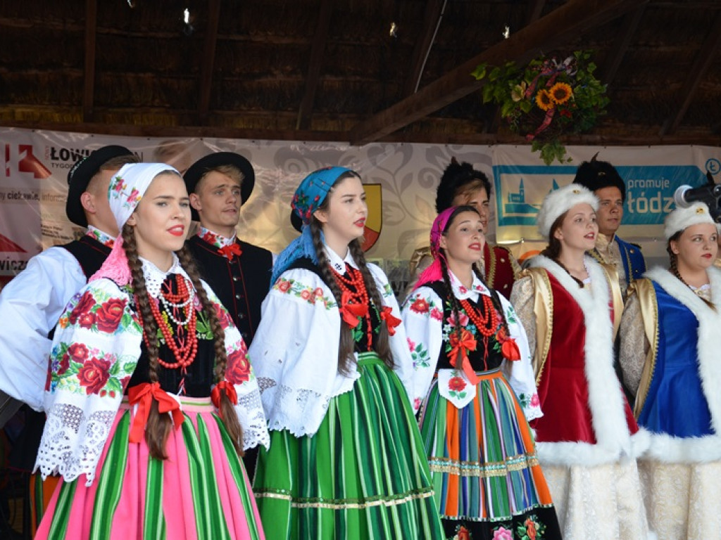 Żniwa i folklor w skansenie w Maurzycach