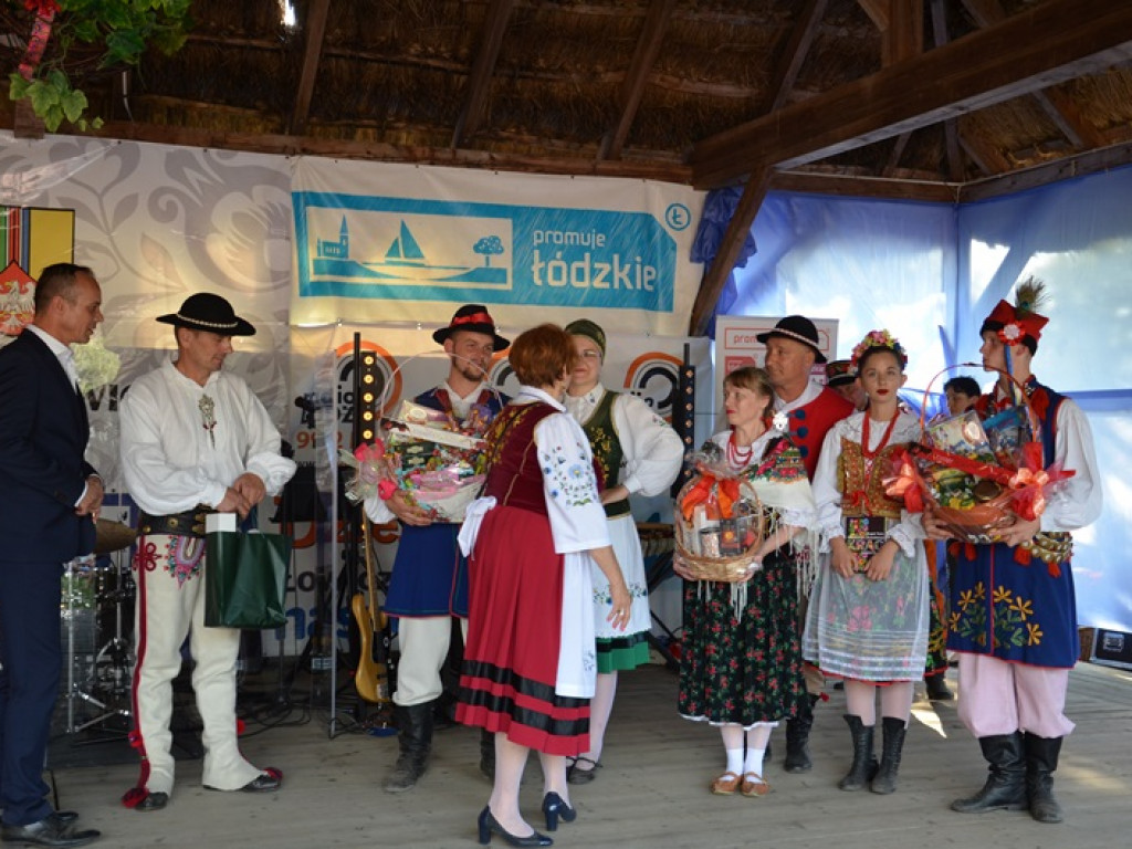 Żniwa i folklor w skansenie w Maurzycach