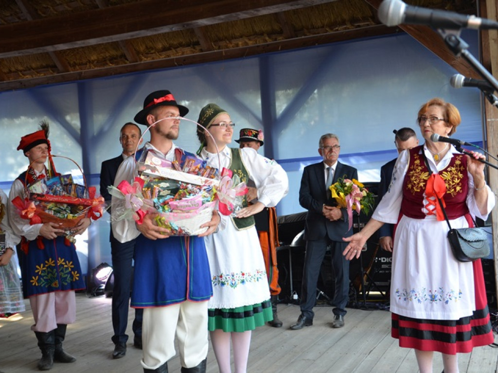 Żniwa i folklor w skansenie w Maurzycach