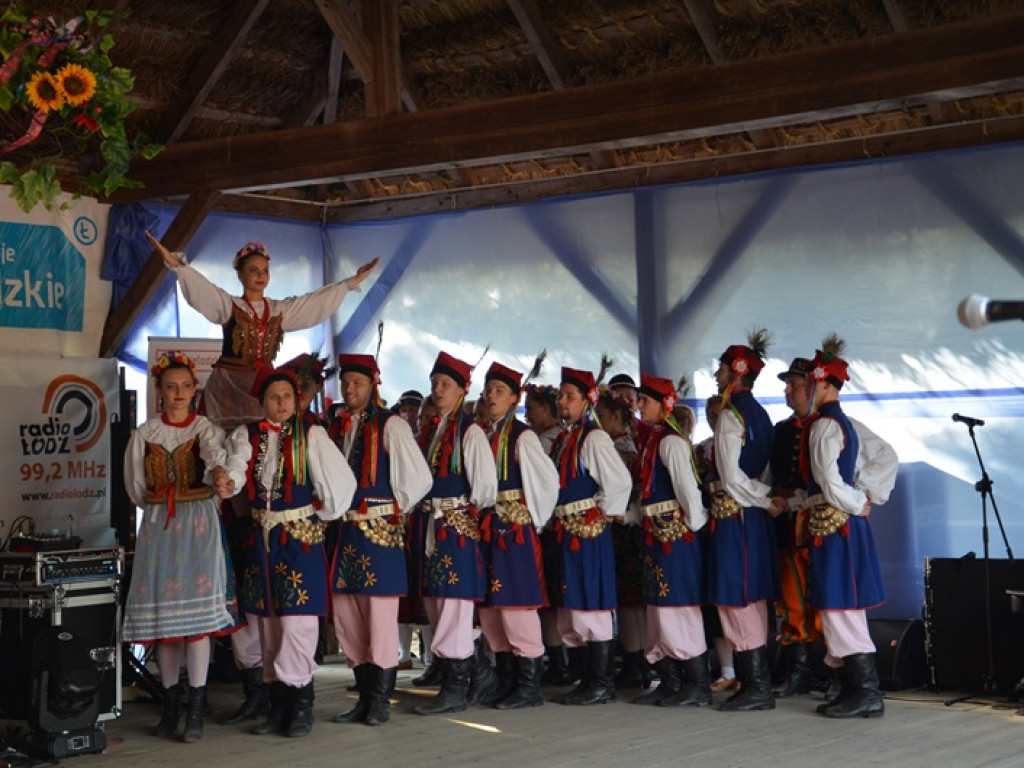 Żniwa i folklor w skansenie w Maurzycach