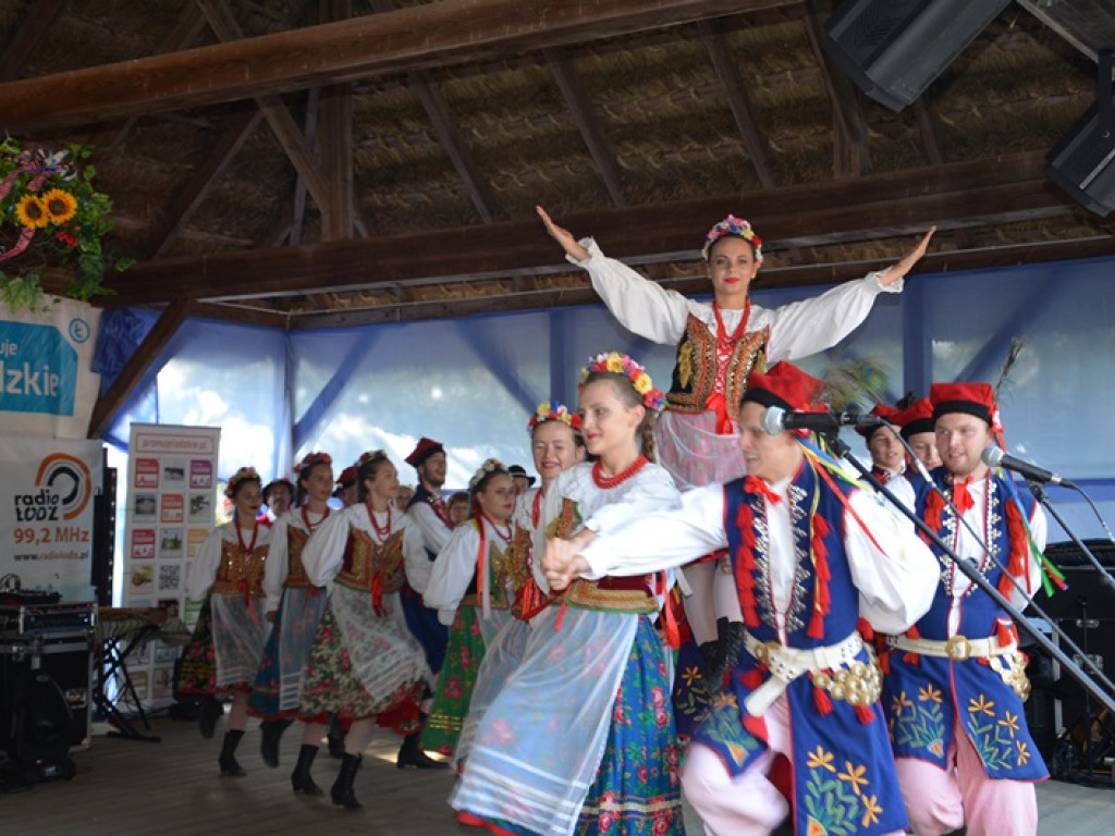 Żniwa i folklor w skansenie w Maurzycach