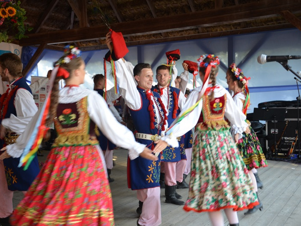 Żniwa i folklor w skansenie w Maurzycach