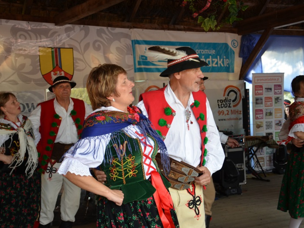 Żniwa i folklor w skansenie w Maurzycach