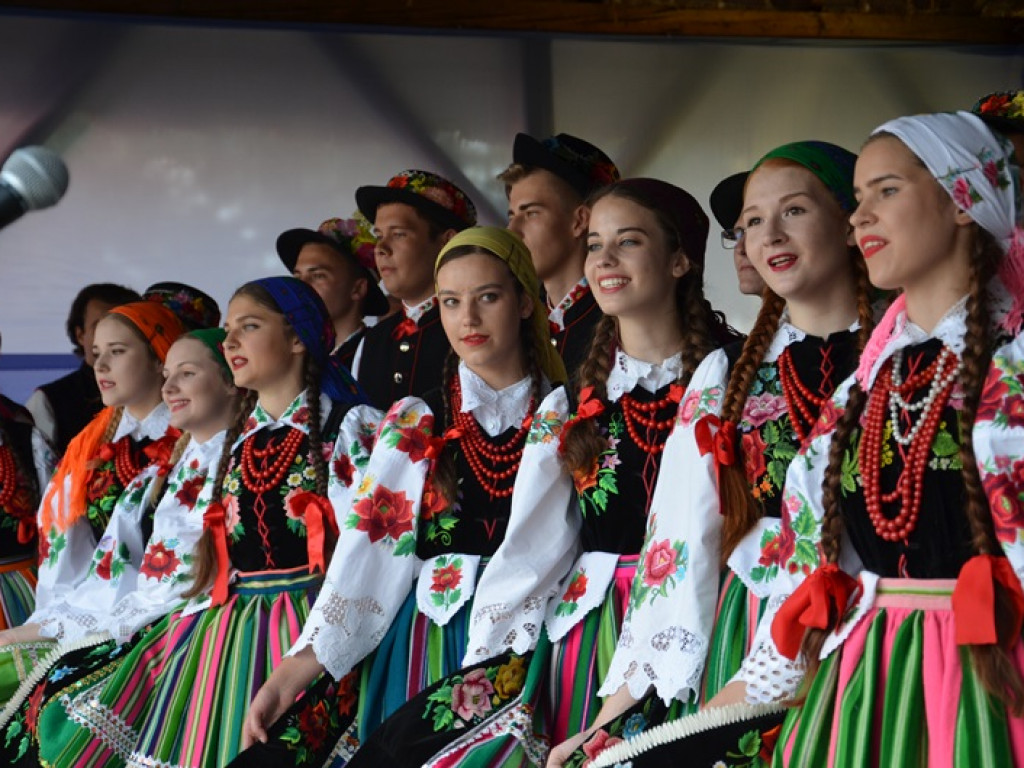 Żniwa i folklor w skansenie w Maurzycach