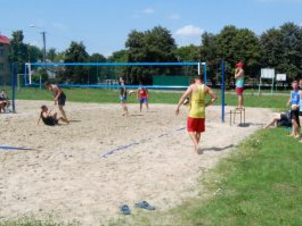 Mimo złych prognoz - entuzjaści plażówki mogli ze sobą rywalizować