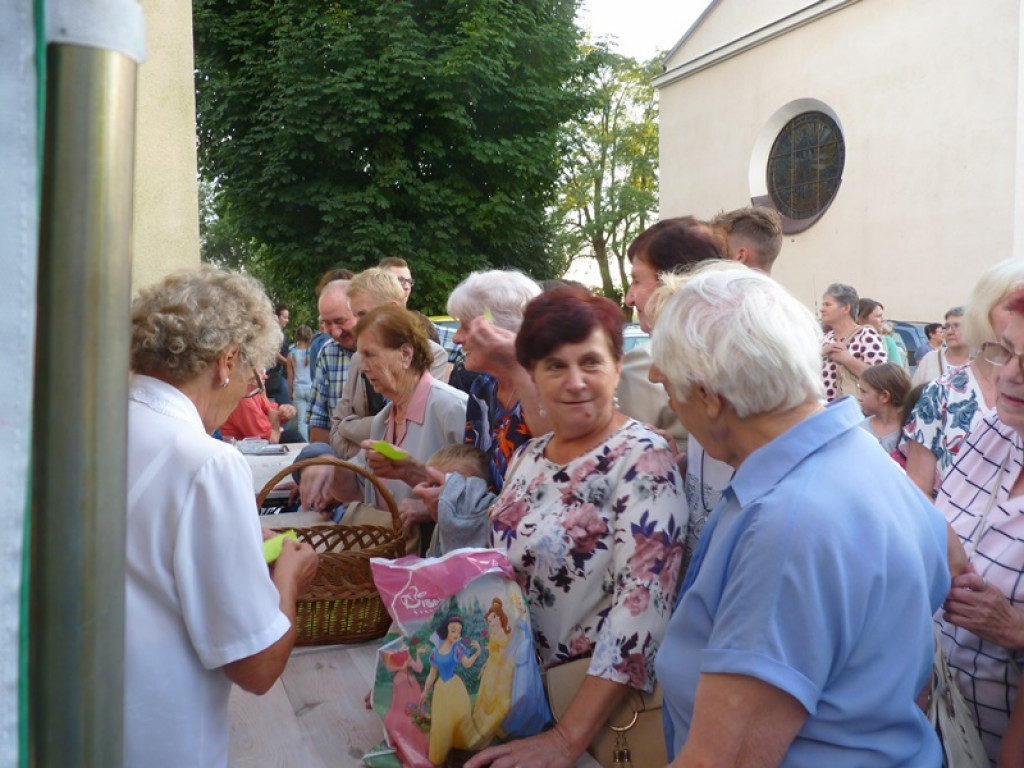 Święcenie pojazdów i loteria podczas święta parafii św. Jakuba