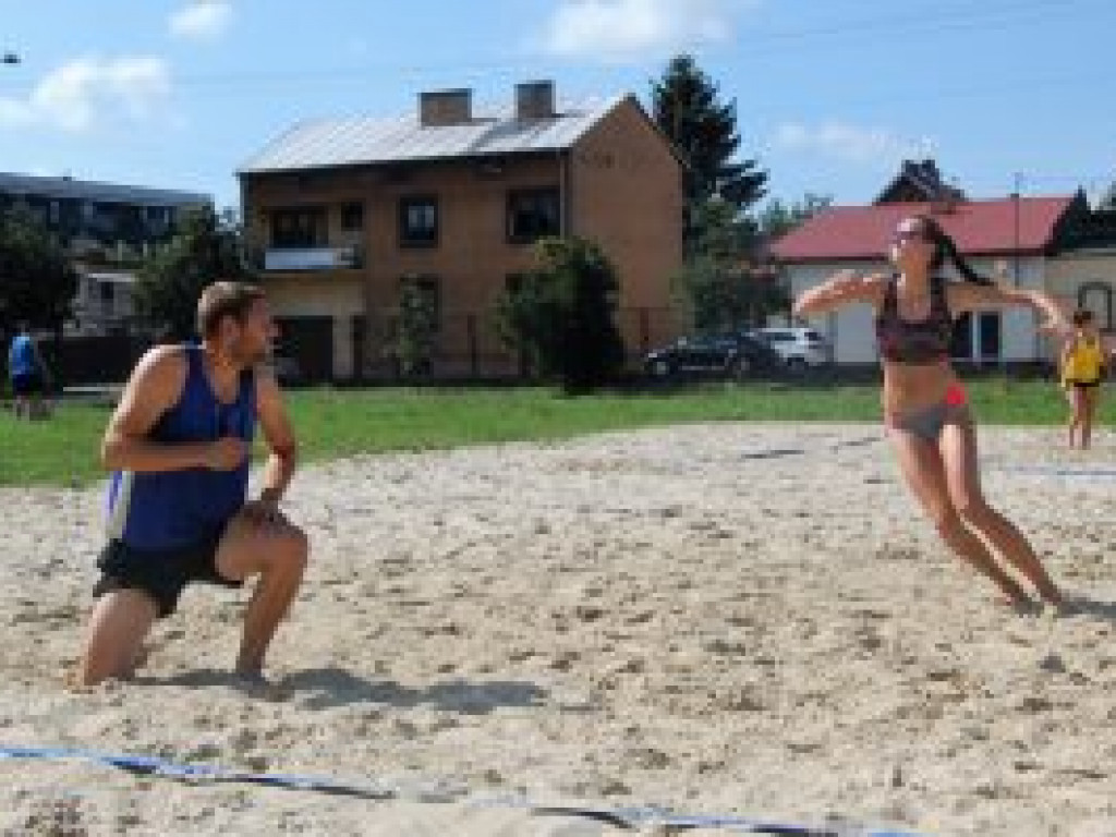 Czwarty finał mikstów w piłce plażowej