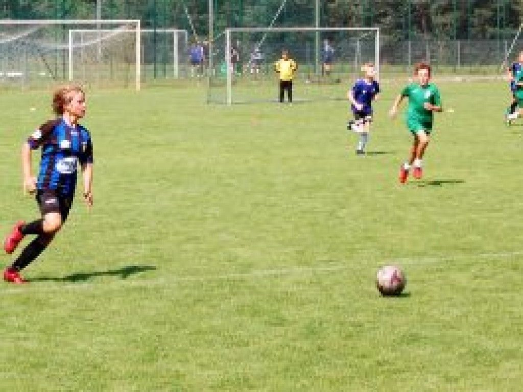 Duże boisko nie przeraziło Pelikana-2007