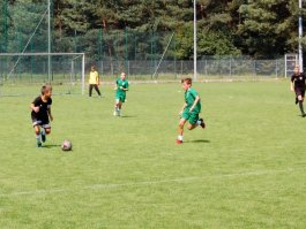 Duże boisko nie przeraziło Pelikana-2007