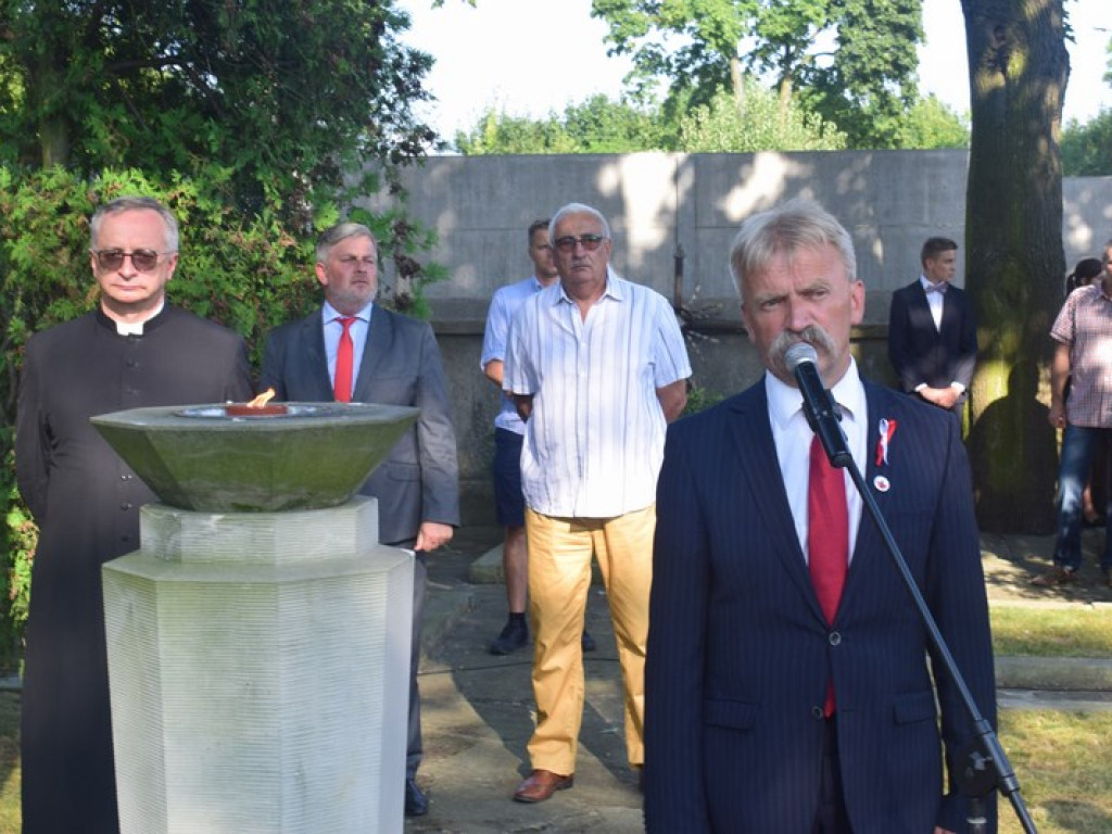 Łowicz oddał hołd powstańcom warszawskim - aktualizacja
