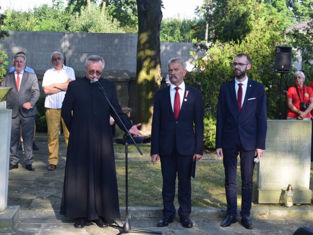 Łowicz oddał hołd powstańcom warszawskim - aktualizacja