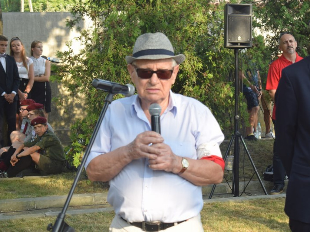 Łowicz oddał hołd powstańcom warszawskim - aktualizacja