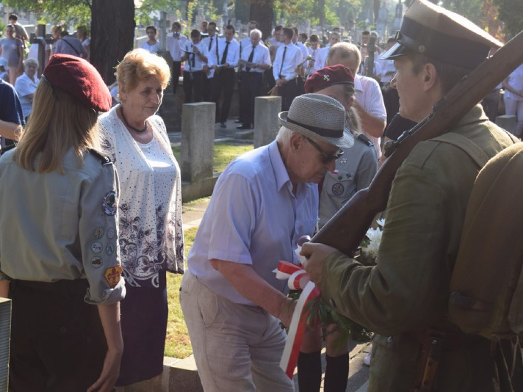 Łowicz oddał hołd powstańcom warszawskim - aktualizacja