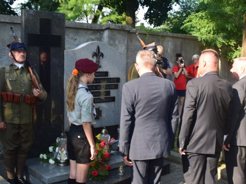 Łowicz oddał hołd powstańcom warszawskim - aktualizacja