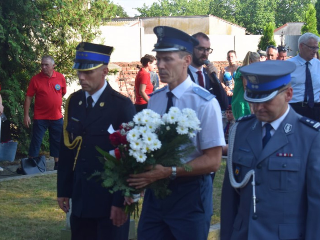 Łowicz oddał hołd powstańcom warszawskim - aktualizacja