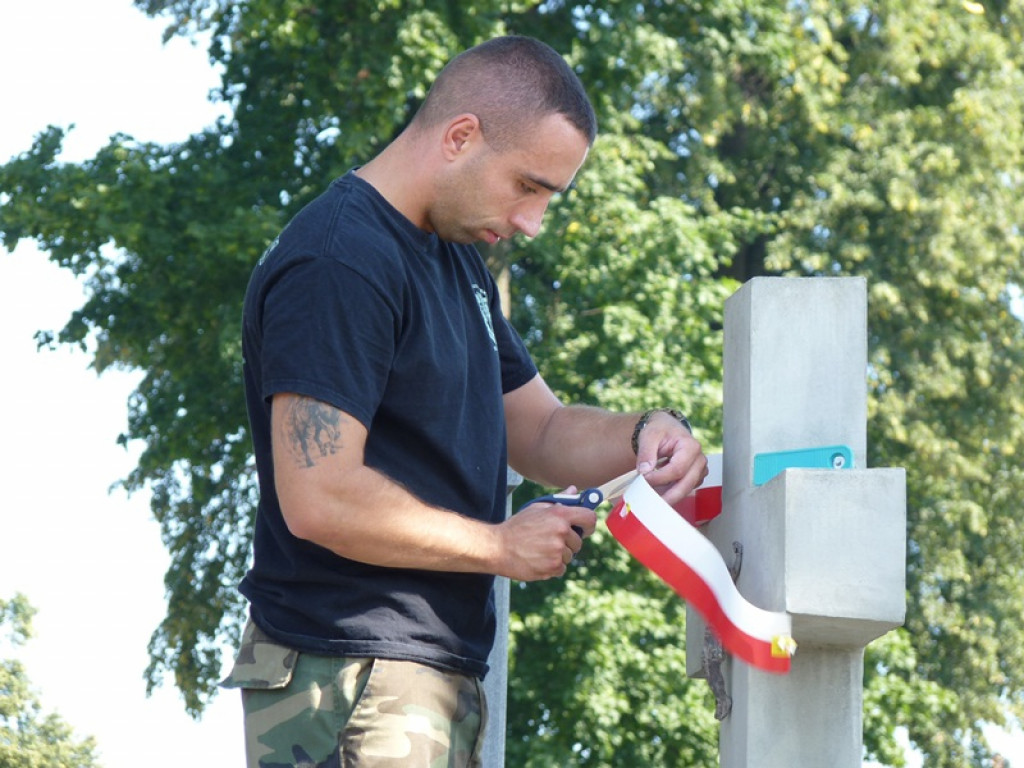 Posprzątali groby żołnierzy przed Świętem Wojska Polskiego