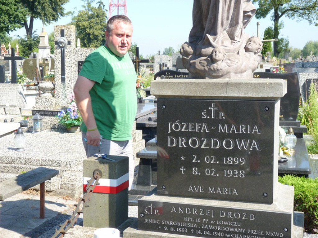 Posprzątali groby żołnierzy przed Świętem Wojska Polskiego