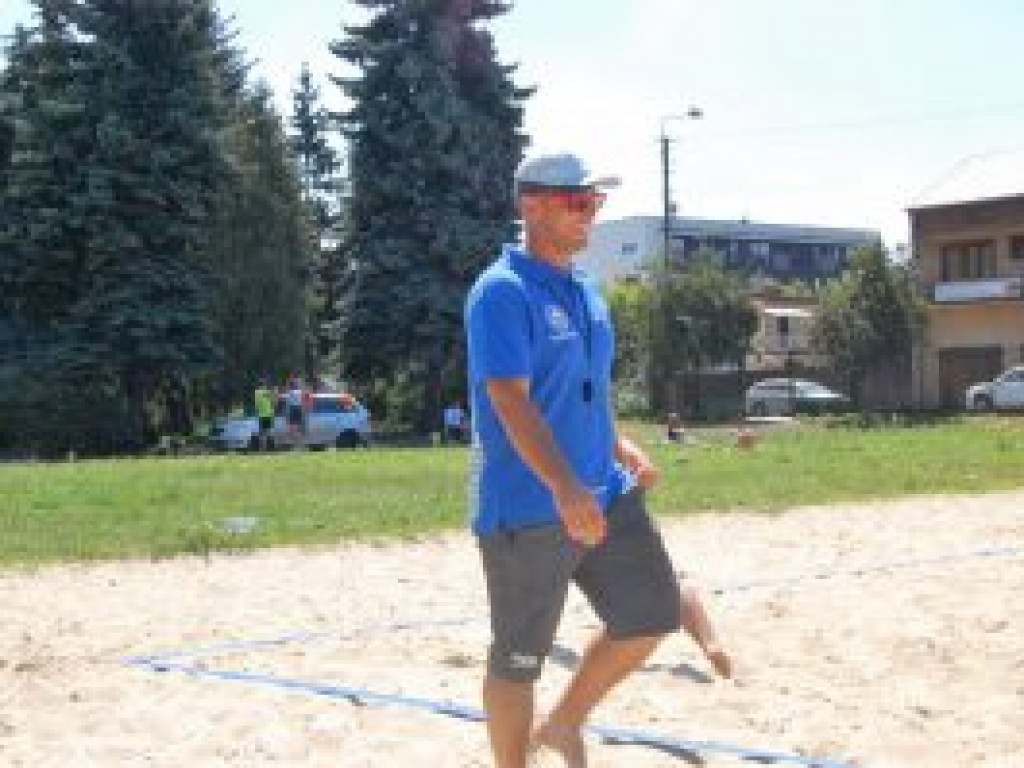 II turniej plażówki w słońcu, na gorącym piasku