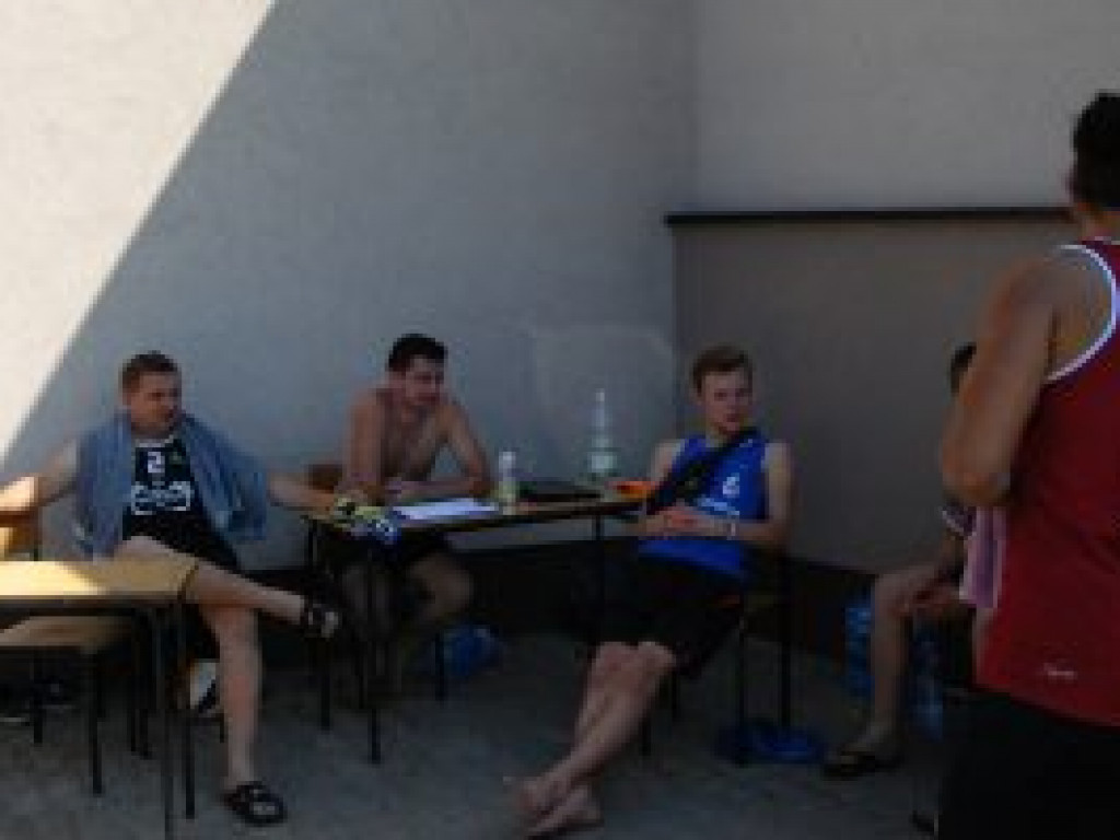 II turniej plażówki w słońcu, na gorącym piasku