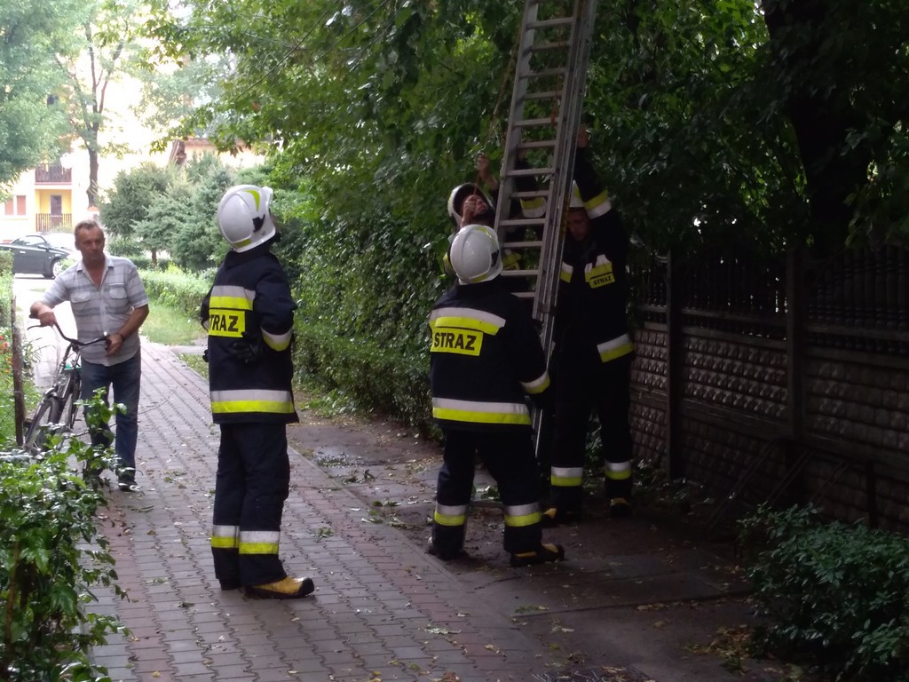 Ulewa nad miastem, straż interweniowała wiele razy (zdjęcia i filmy)