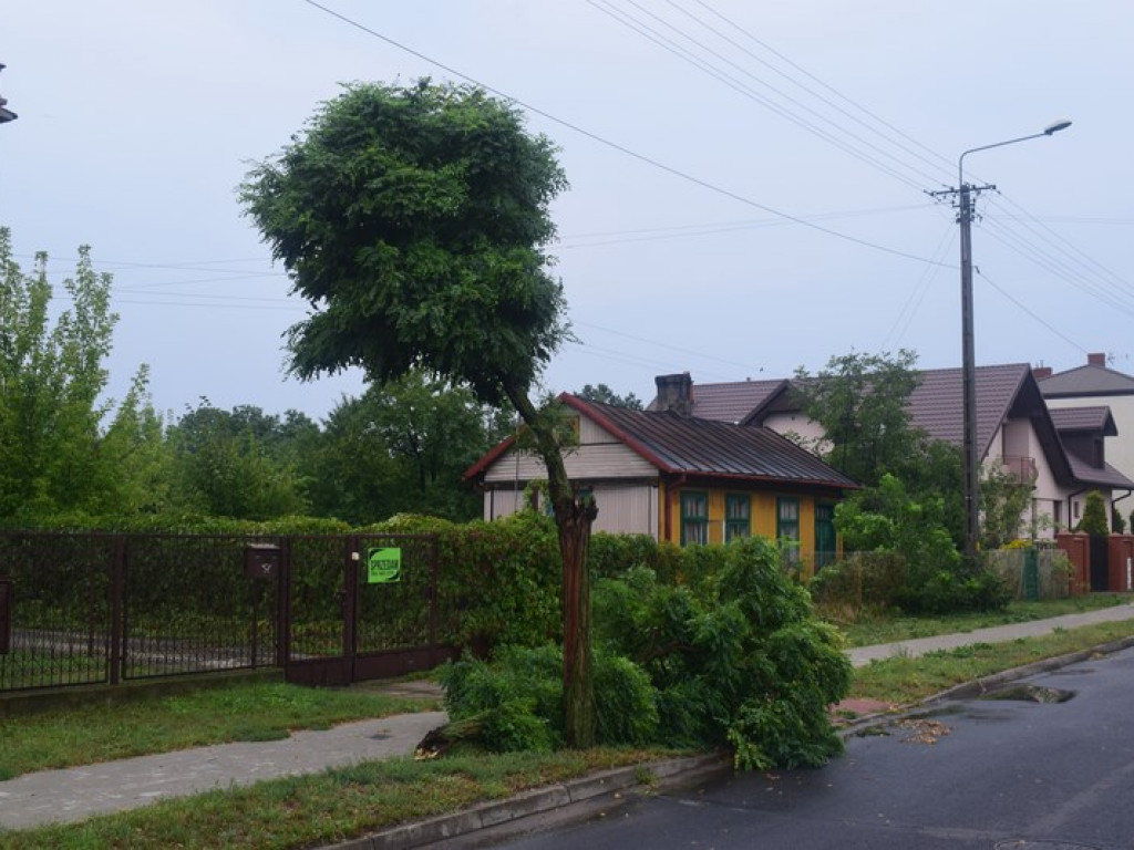 Ulewa nad miastem, straż interweniowała wiele razy (zdjęcia i filmy)
